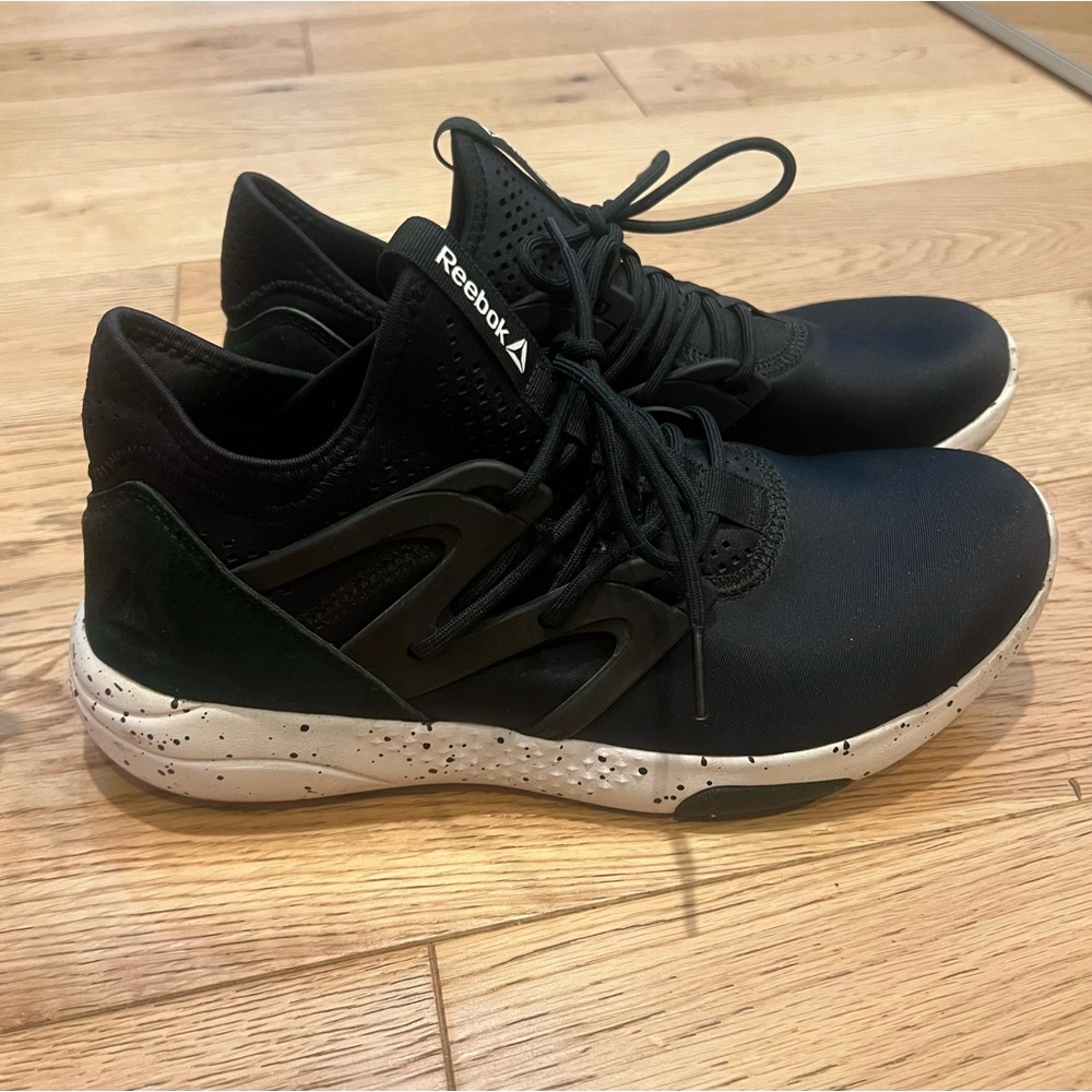 Reebok Hayasu Sneakers Women’s 9.5